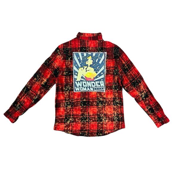 Angry Minnow Vintage Distressed Red Flannel Button Shirt Wonder Woman Size Large - Picture 2 of 8